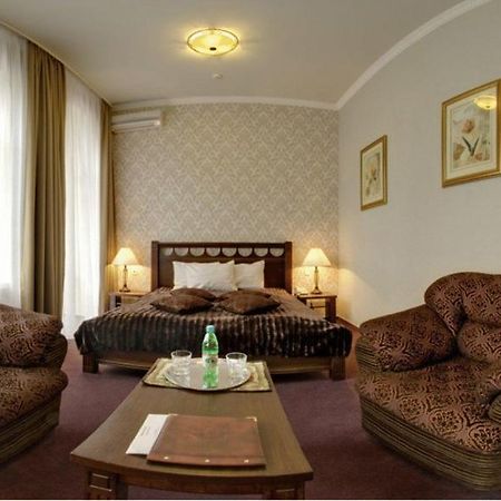 Four Rooms Mini-Hotel Charkiv Rum bild