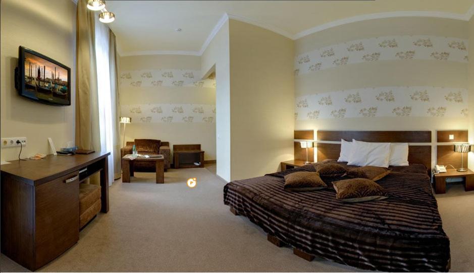 Four Rooms Mini-Hotel Charkiv Rum bild