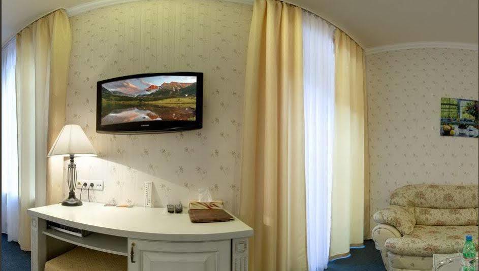 Four Rooms Mini-Hotel Charkiv Exteriör bild