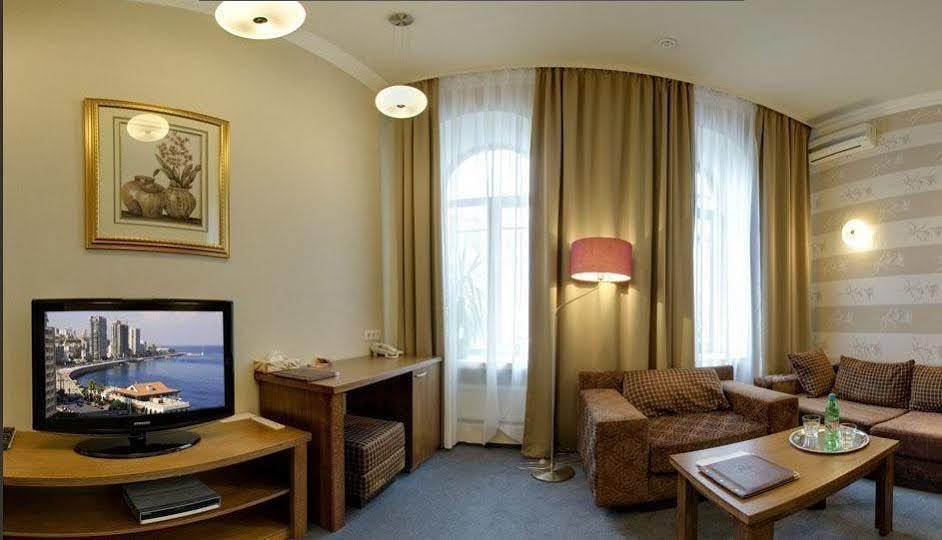 Four Rooms Mini-Hotel Charkiv Exteriör bild