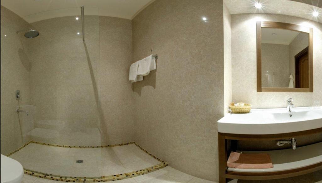Four Rooms Mini-Hotel Charkiv Rum bild