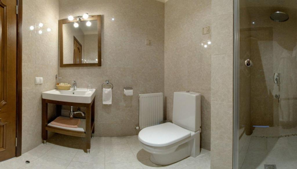 Four Rooms Mini-Hotel Charkiv Rum bild